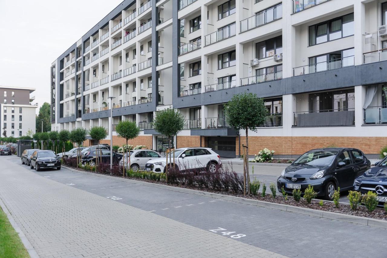 Lumina Apartment With Balcony Overlooking The Park Łódź Exterior foto