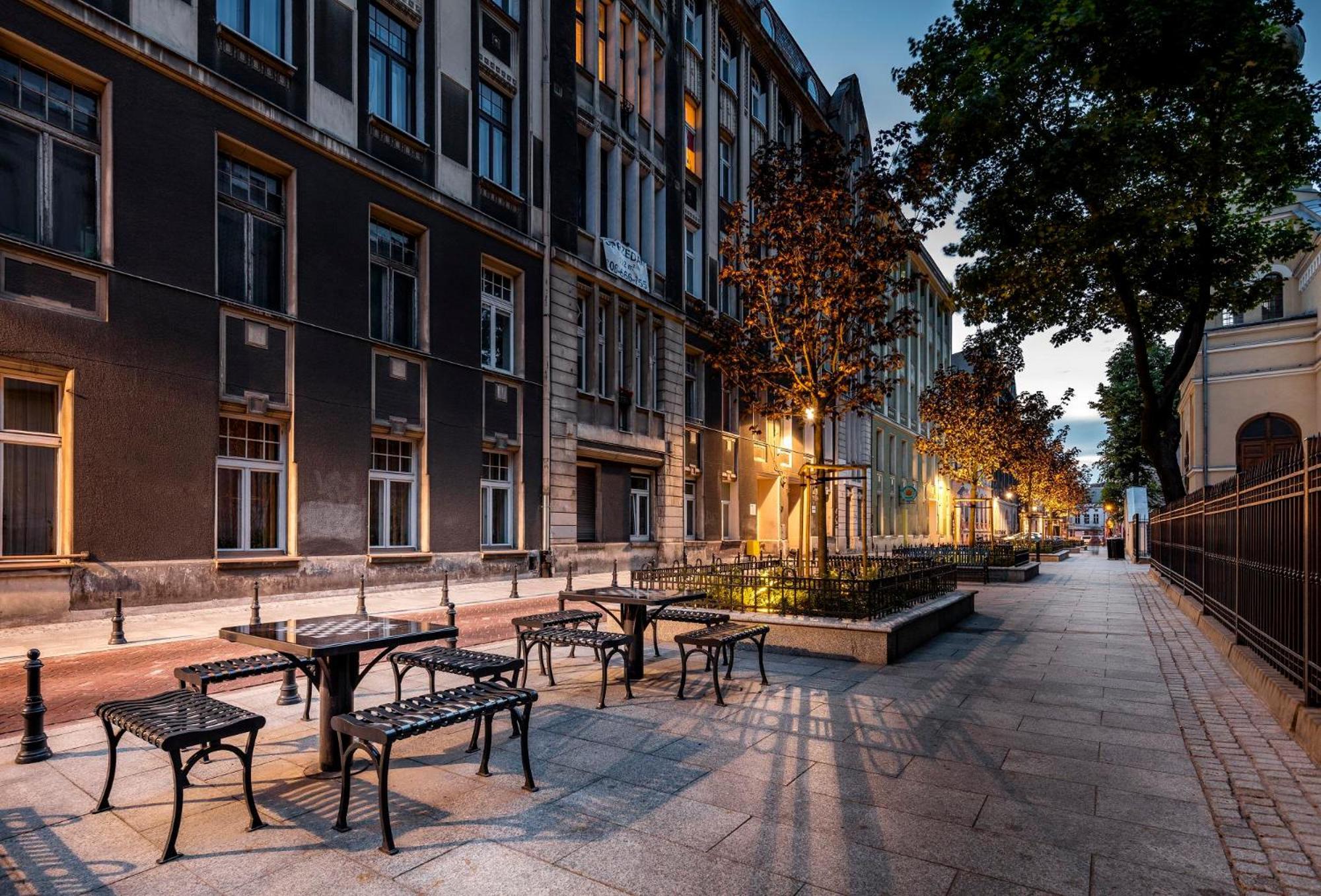 Lumina Apartment With Balcony Overlooking The Park Łódź Exterior foto